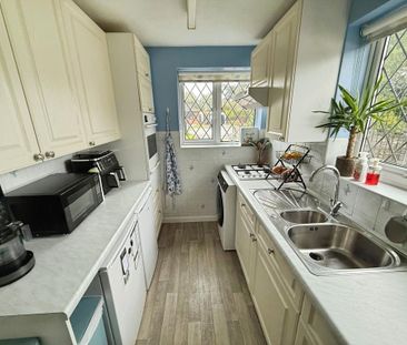 2 bedroom semi-detached bungalow to rent - Photo 4