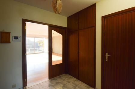 APPARTEMENT MET 2 SLAAPKAMERS EN GARAGE, MET ZICHT OP PARK - Photo 4