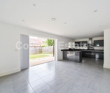 4 bedroom detached house to rent - Photo 6