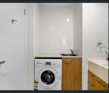 FULLY FURNISHED STUDIO APARTMENT BOASTING CONVENIENCE - Photo 2