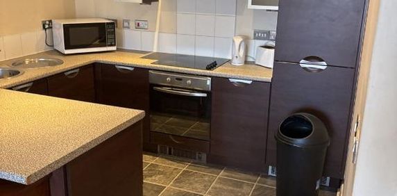 2 bedroom flat to rent - Photo 2