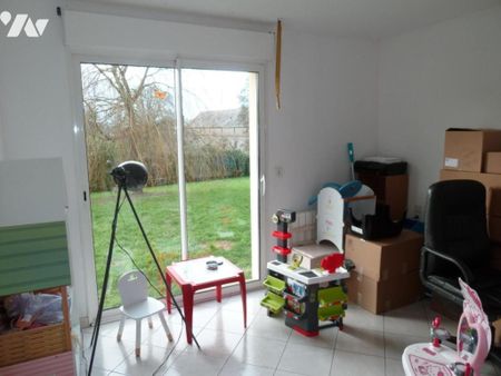 Location Maison à La Chapelle-Rainsouin - Photo 3