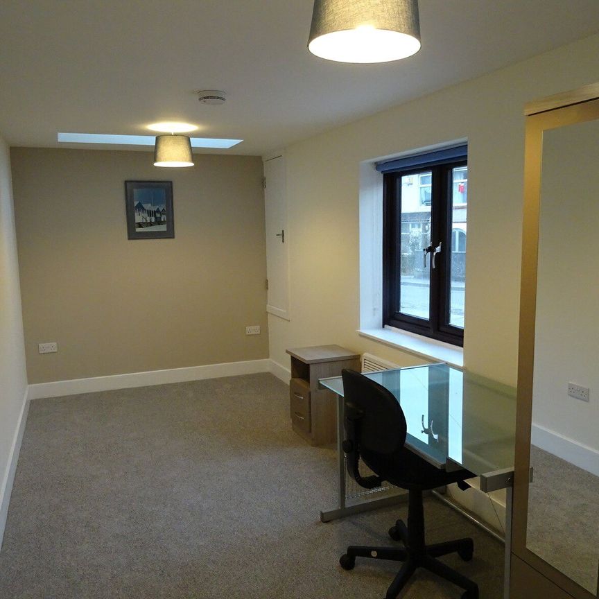 Filton Avenue, Horfield - Photo 1