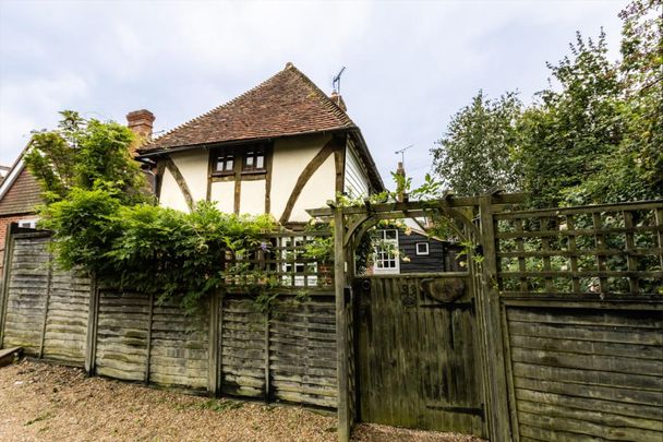 4 bedroom cottage to rent - Photo 1
