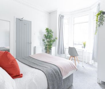 Playfair #4 - Photo 3