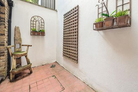 2 Bedroom apartment for let with private patio in Kensington, W8. - Photo 2