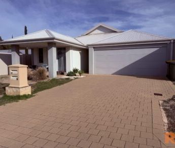 Affordable Living in Convenient Ellenbrook Location - Photo 2