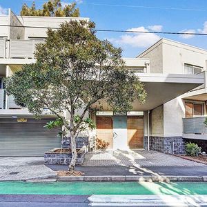 9/15a Wilson Street, Newtown, NSW 2042 - Photo 2