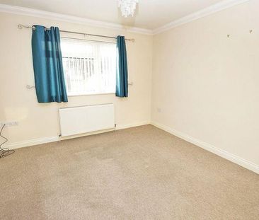 2 bedroom maisonette to rent - Photo 4