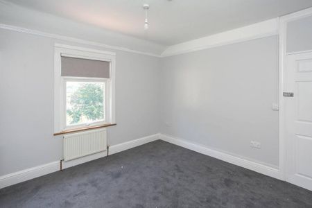 4 bedroom terraced house to rent - Photo 5