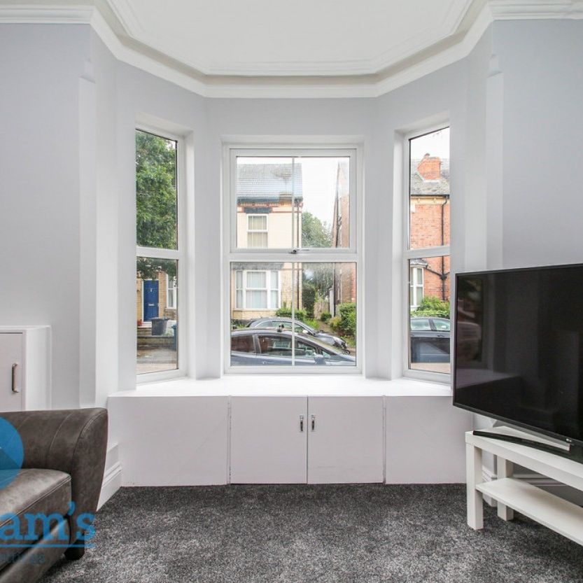 4 bed Town House for Rent - Photo 1