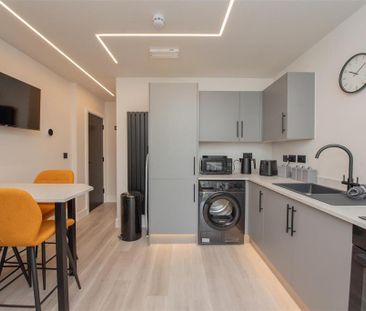 1 bedroom in a house share to rent - Photo 4