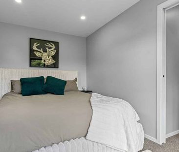 Modern Lifestyle Living – Peaceful, Private & Minutes from Albany - Photo 4