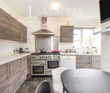 1 bedroom property to rent Chelmer Road, extra storage room, Chelms... - Photo 3