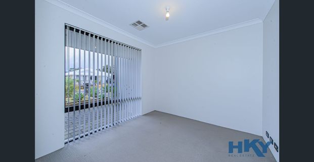 STYLISH ENTERTAINER - COMING SOON! - Photo 1