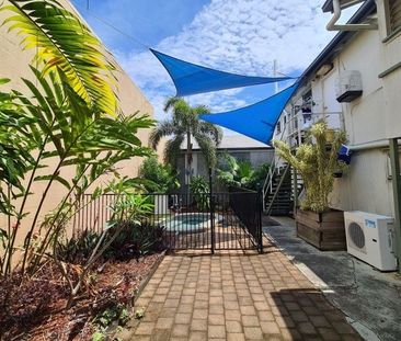 CLOSE TO THE CITY - Photo 3