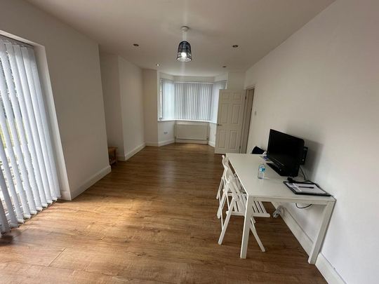 4 bedroom detached house to rent - Photo 1