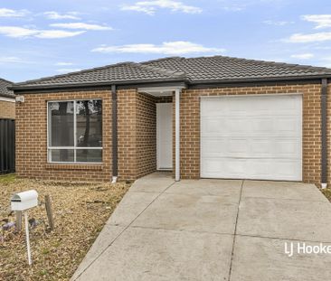 11 Grovedale Way, Manor Lakes VIC, Belconnen - Photo 4