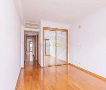 Apartment T3 in Algés, Linda-a-Velha e Cruz Quebrada-Dafundo, Oeiras - Photo 4