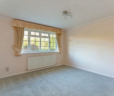 4 bedroom detached house to rent - Photo 3