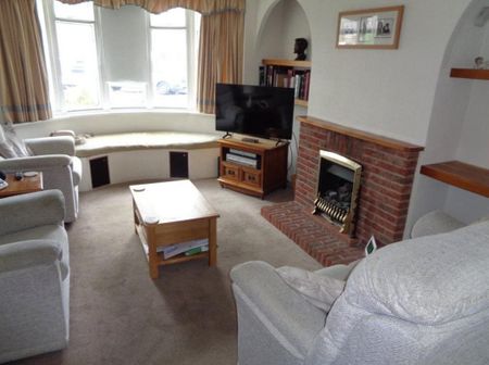 3 bedroom semi-detached house to rent - Photo 3
