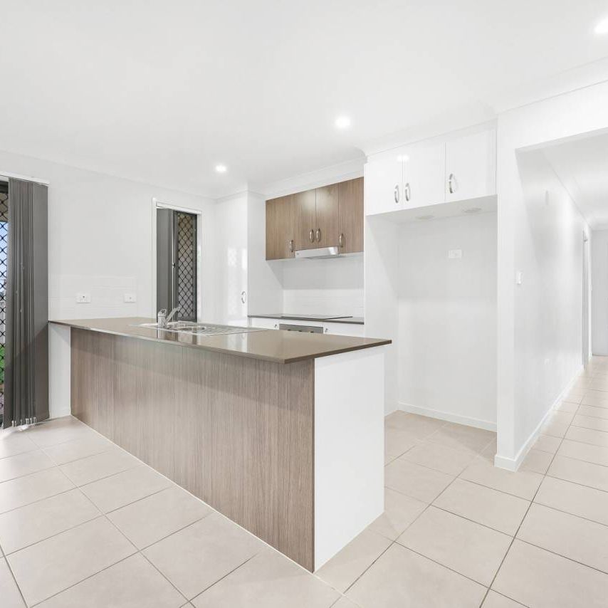 DUPLEX IN OXLEY VALE - Photo 1