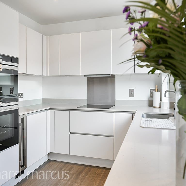 Bollo Bridge Road, London - Photo 1