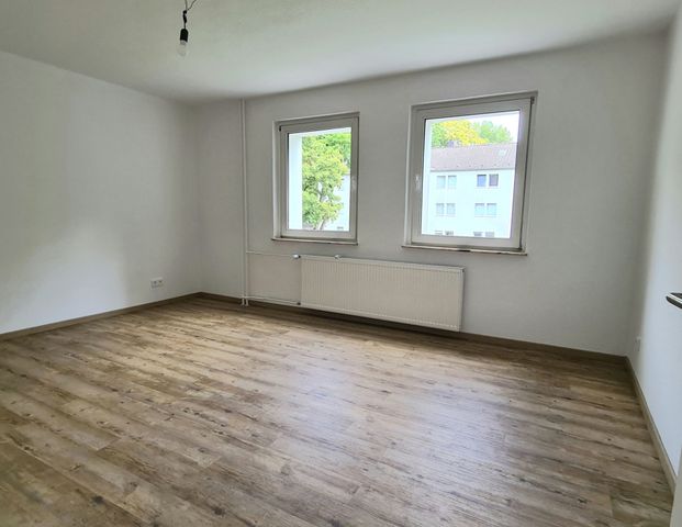 +++ Wohnen in Wanheim, 2 Raumwohnung mit Balkon +++ - Foto 1