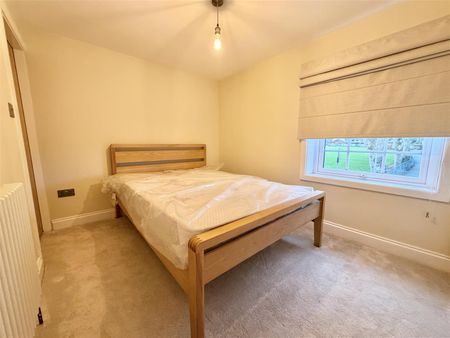 Station Road, Parkgate - Photo 5