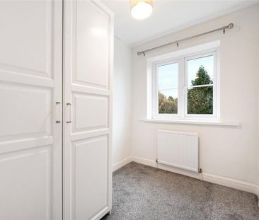 4 bedroom detached house to rent - Photo 2