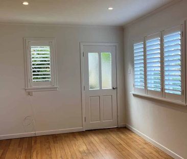 Recently renovated one bedroom flat in Epsom. - Photo 5