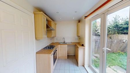 2 bedroom semi-detached house to rent - Photo 4
