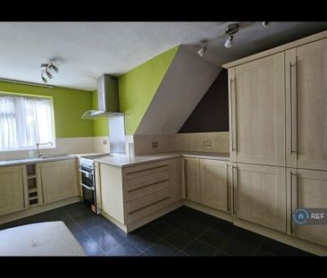 2 bedroom maisonette to rent - Photo 2