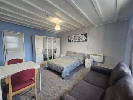 Studio to rent - Photo 5