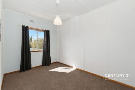 Coastal Living at Its Best – 3-Bedroom Unit Just Minutes from the Beach! - Photo 4