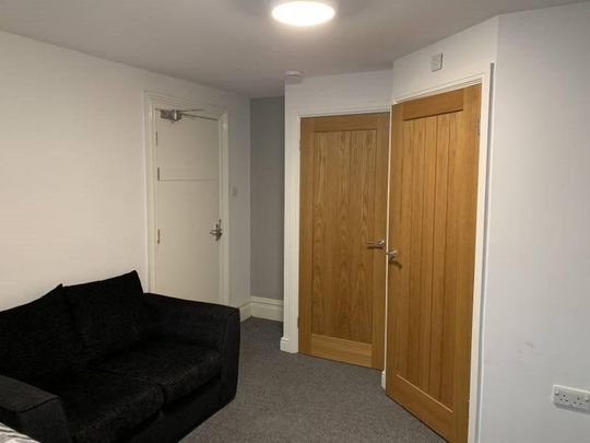 Studio to rent - Photo 1