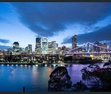 Riverside Living with Iconic Views - Photo 4