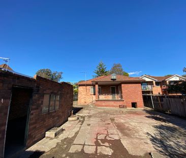 Spacious Brick Home in Cabramatta - Photo 4