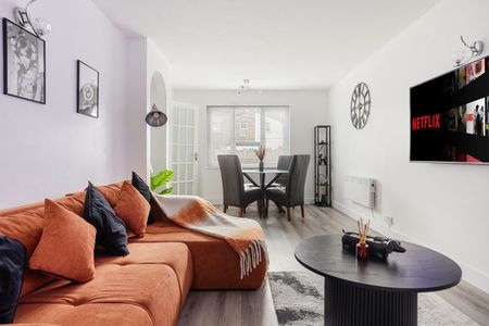 2 Bed Flat, Brocklesby Road, SE25 - Photo 3