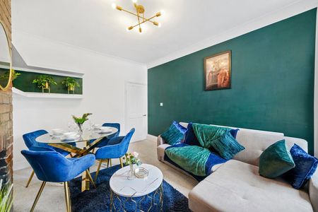 Saint John's Lane - Photo 2