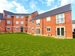 2 BEDROOM Apartment - Ground Floor - Photo 1