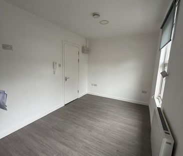 Studio Flat, Davidson Road, CR0 - Photo 2