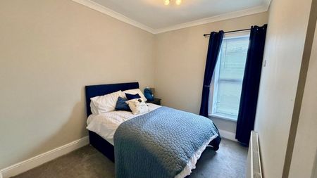 4 bedroom House To Let - Photo 4