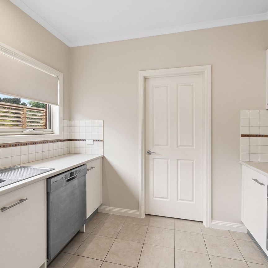 2/12 Emerald Street, Essendon West VIC 3040 - Photo 1