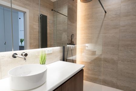 Mieszkanie na wynajem - Pierwsza Dzielnica - Zdjęcie 4