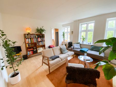 Dejlig lys og hyggelig 2-værelses lejlighed - Photo 3