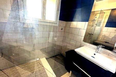 A LOUER APPARTEMENT T2 MEUBLE AVEC GARAGE BEZIERS - Photo 5