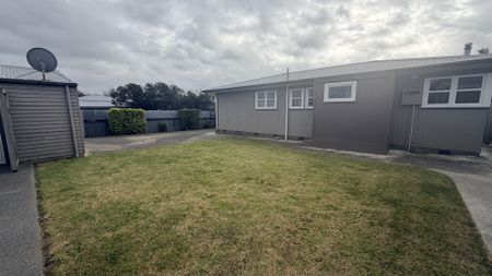 Deal Cres, Flaxmere - Photo 2