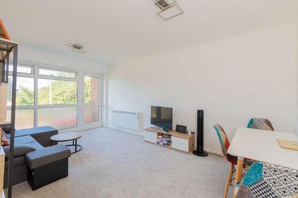 Croxley Rise, Maidenhead, SL6 - Photo 1