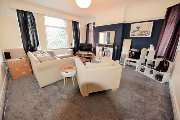 2 bedroom Flat in Sefton Court, Leeds - Photo 1